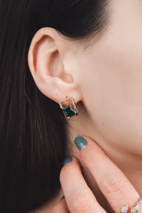 Minimalist Ear Cuffs Detailed Knowledge of Materials and Design Features