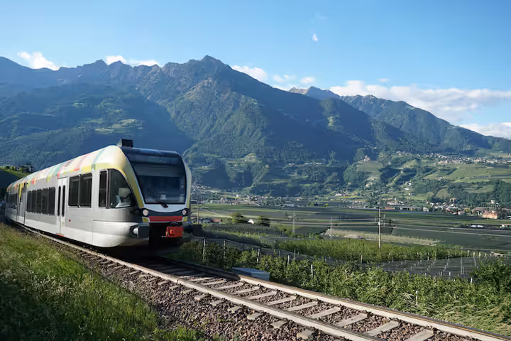 Train Travel Across Countries Beginner’s Guide to Planning Smooth and Memorable International Journeys