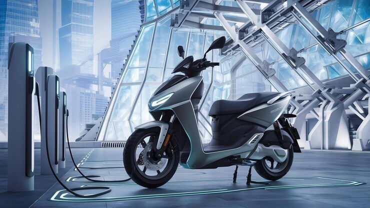 Electric Motorcycles Complete Guide with Practical Tips and Riding Insights